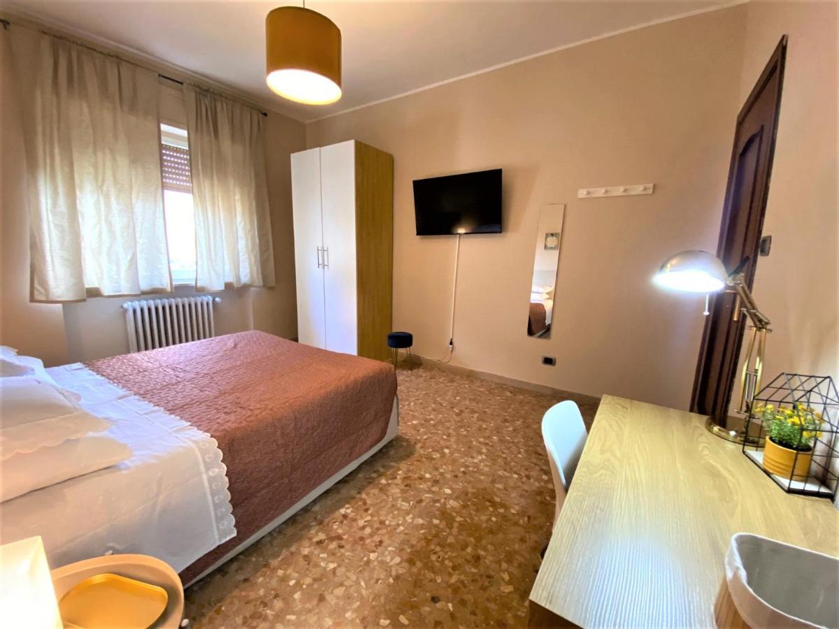 Casa Viola A 900 Mt Dalla Staz. Centrale Pescara Eksteriør billede