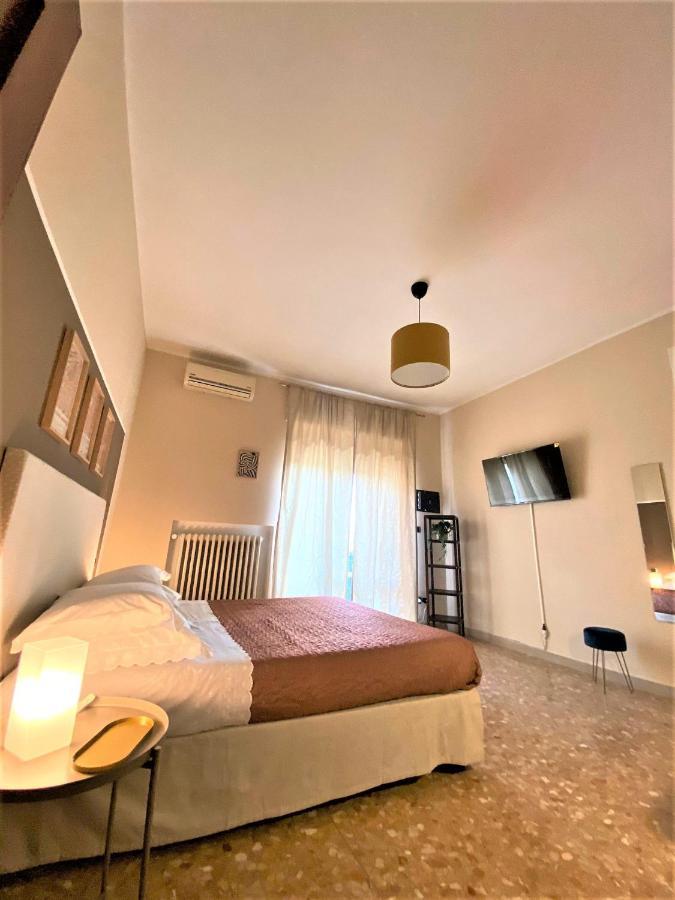 Casa Viola A 900 Mt Dalla Staz. Centrale Pescara Eksteriør billede