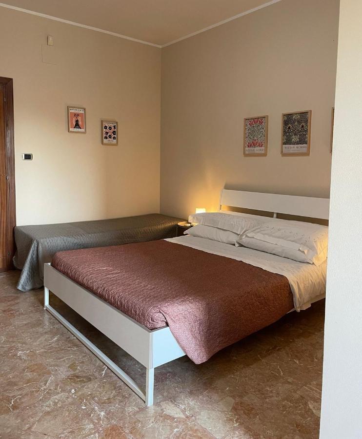 Casa Viola A 900 Mt Dalla Staz. Centrale Pescara Eksteriør billede