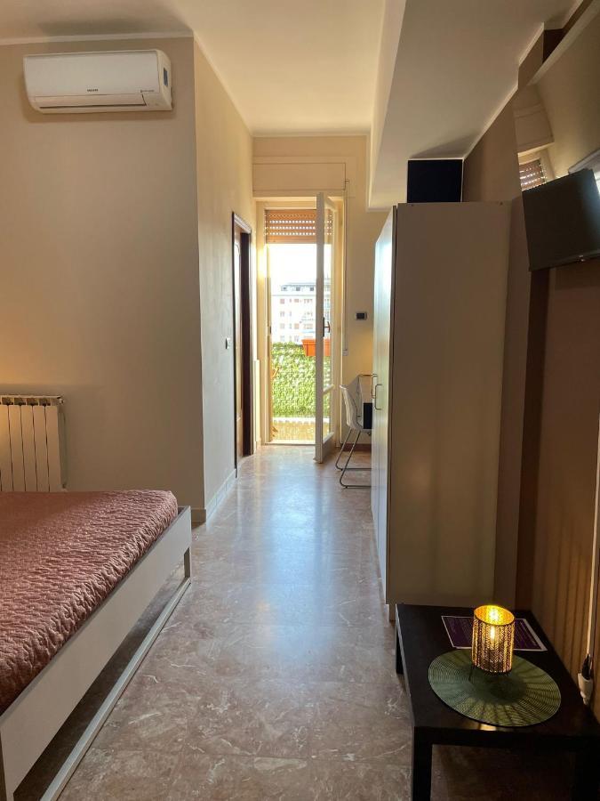 Casa Viola A 900 Mt Dalla Staz. Centrale Pescara Eksteriør billede