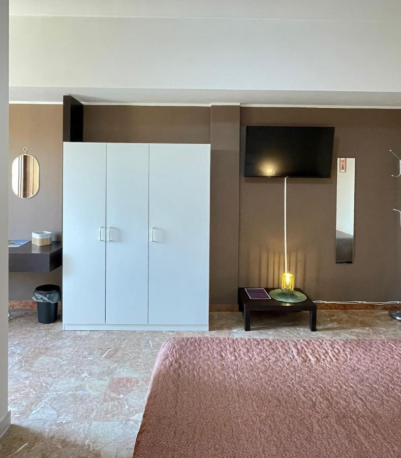 Casa Viola A 900 Mt Dalla Staz. Centrale Pescara Eksteriør billede